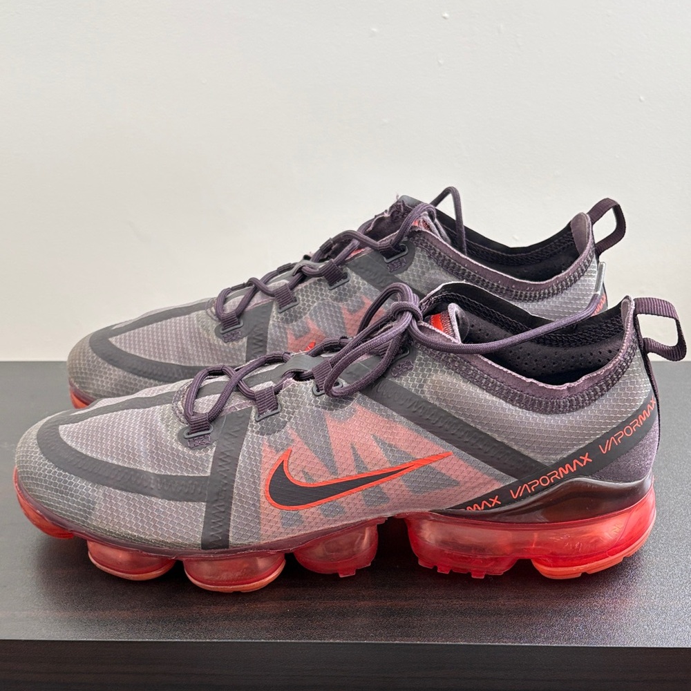 Nike Vapor Max Men's Gray and Red Athletic Shoes